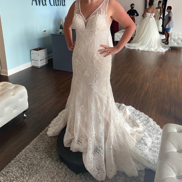 Wedding Dress by CHIC NOSTALGIA - Picture 2 of 3